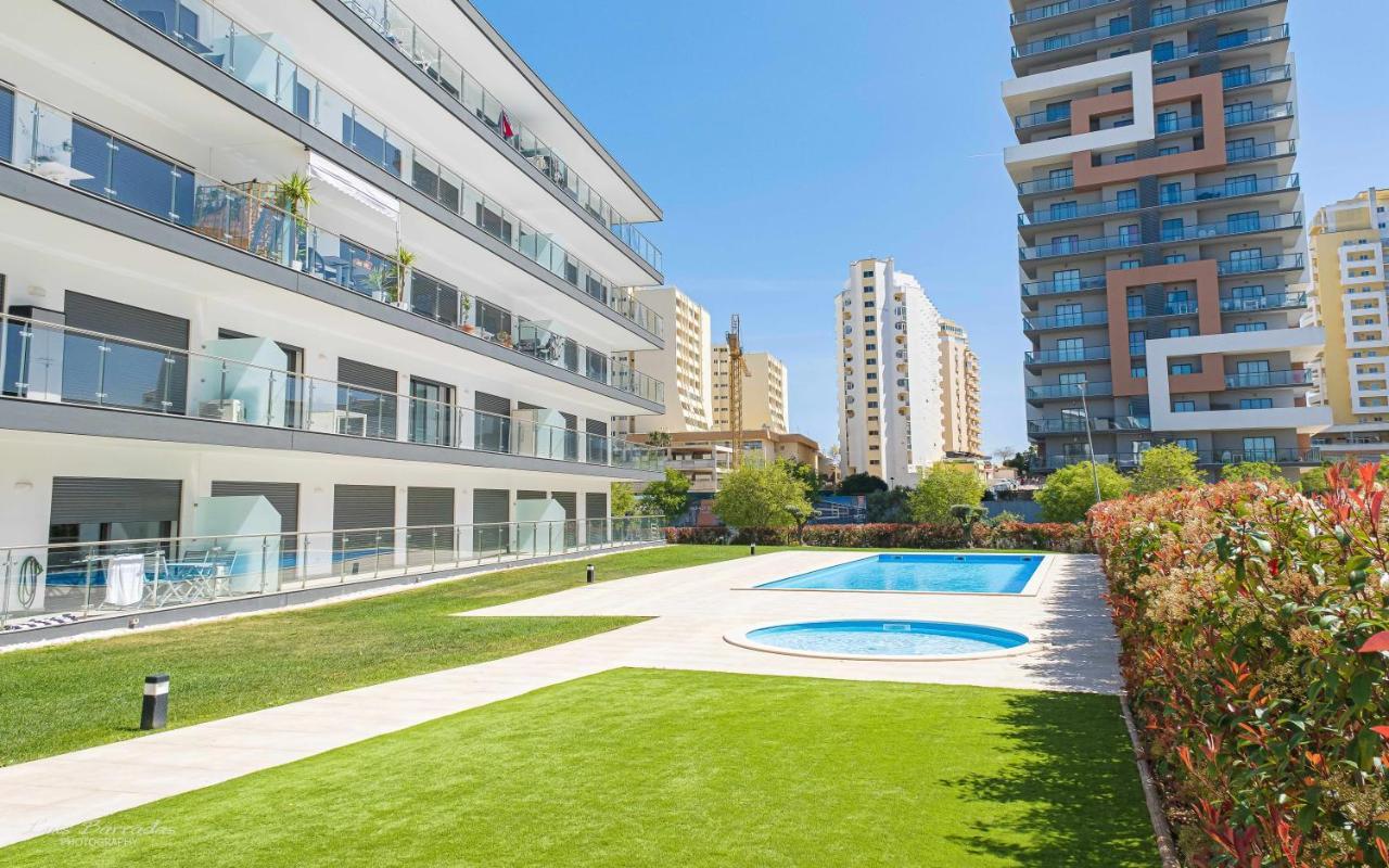 Monte E Pool